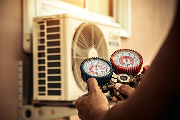 Professional Emergency Hvac technician working in Laton, CA